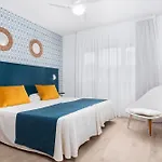 House Otel *